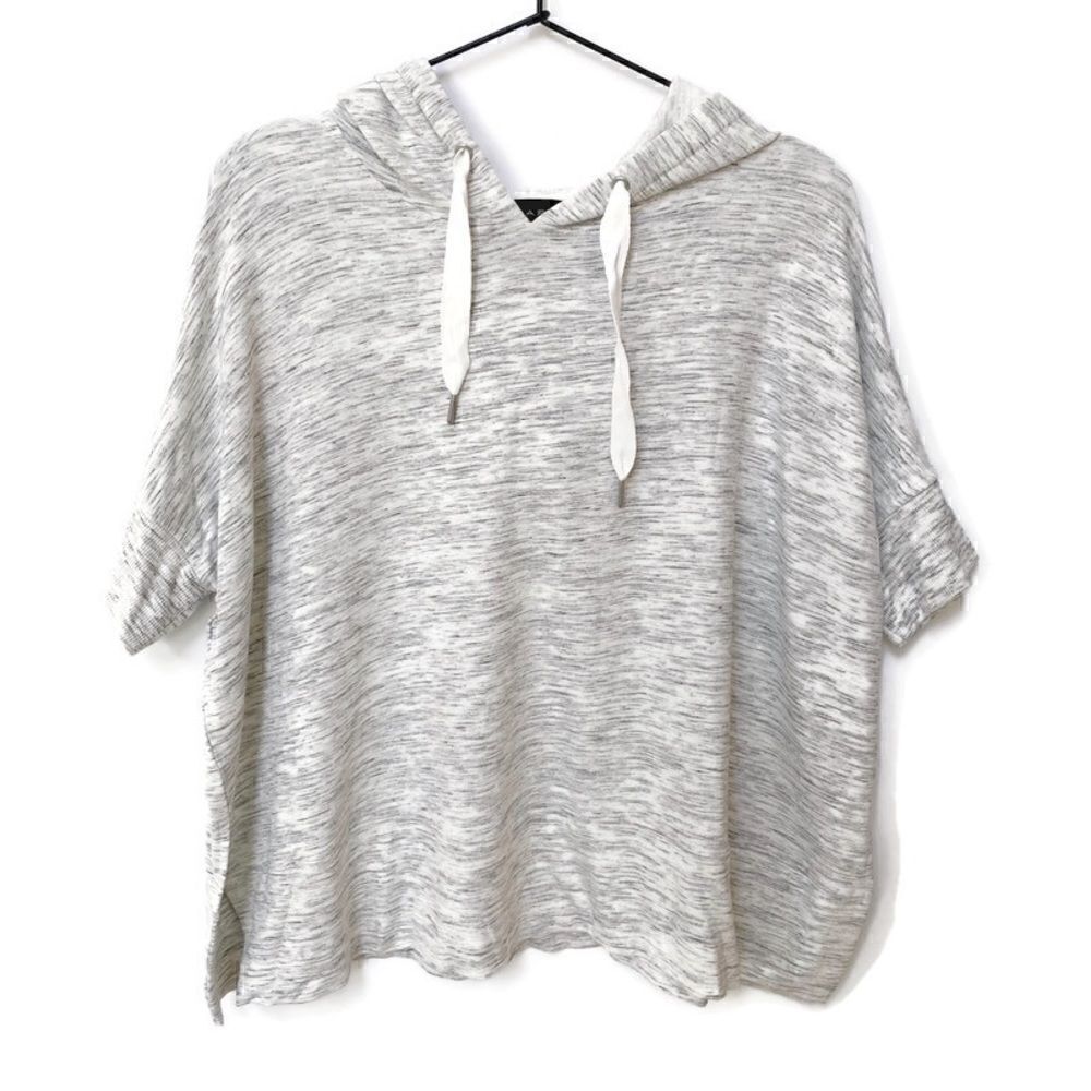 TAHARI Short Sleeve Hoodie Top Loungewear Athleisure Light Gray M